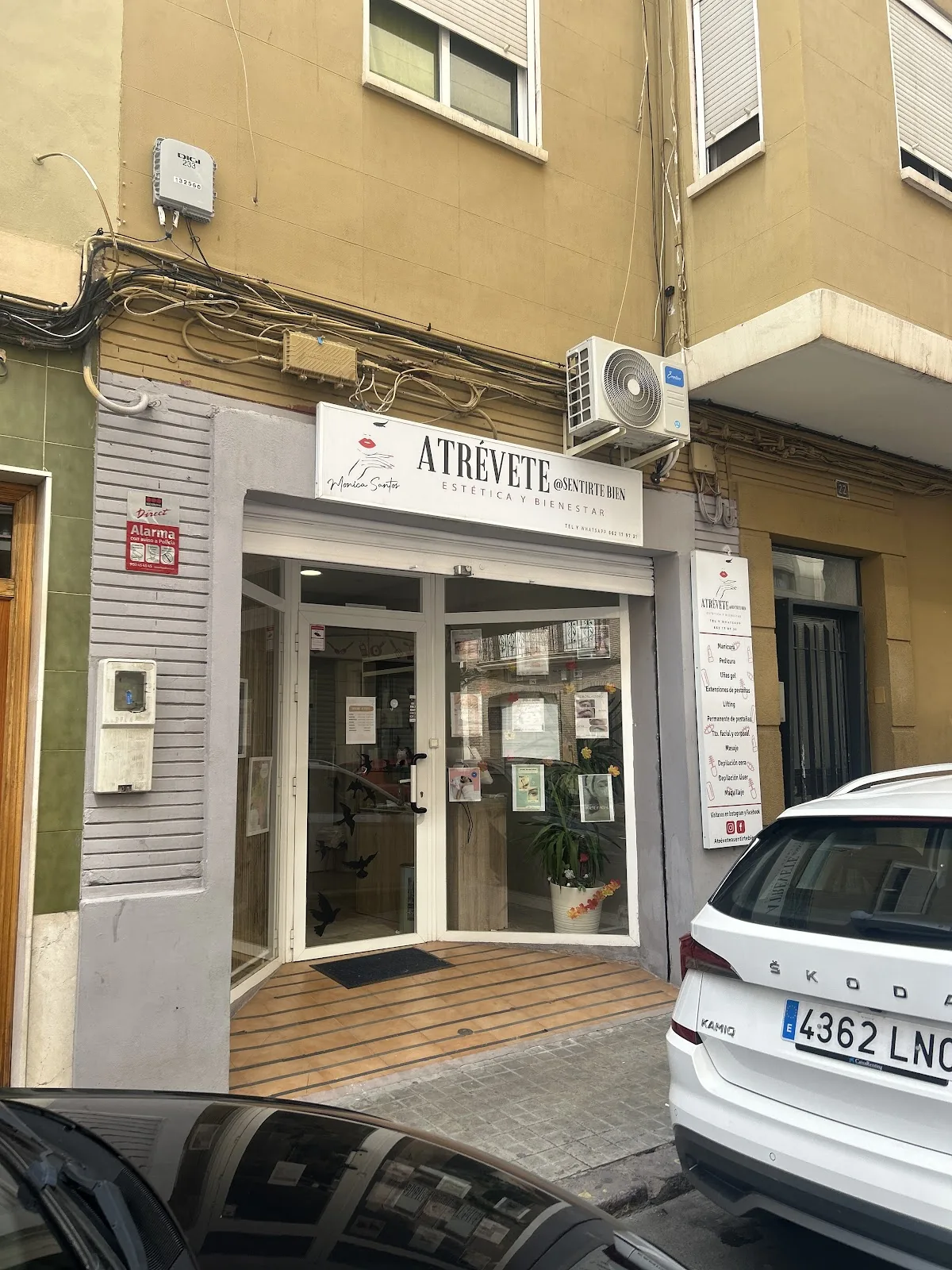 La fachada de atrévete en Torrent