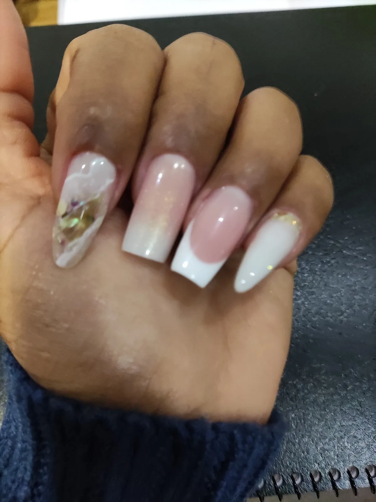 Uñas largas con flores