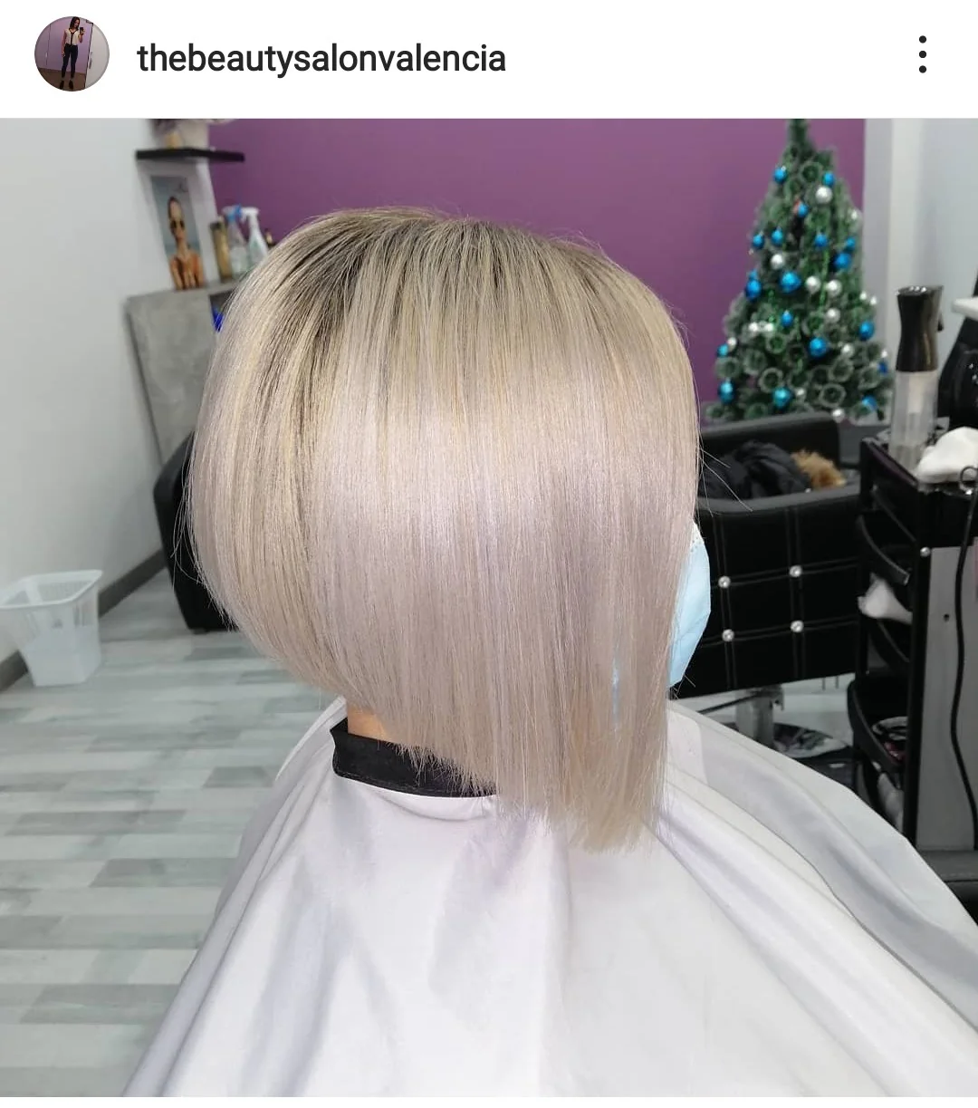 Melena rubia con corte bob