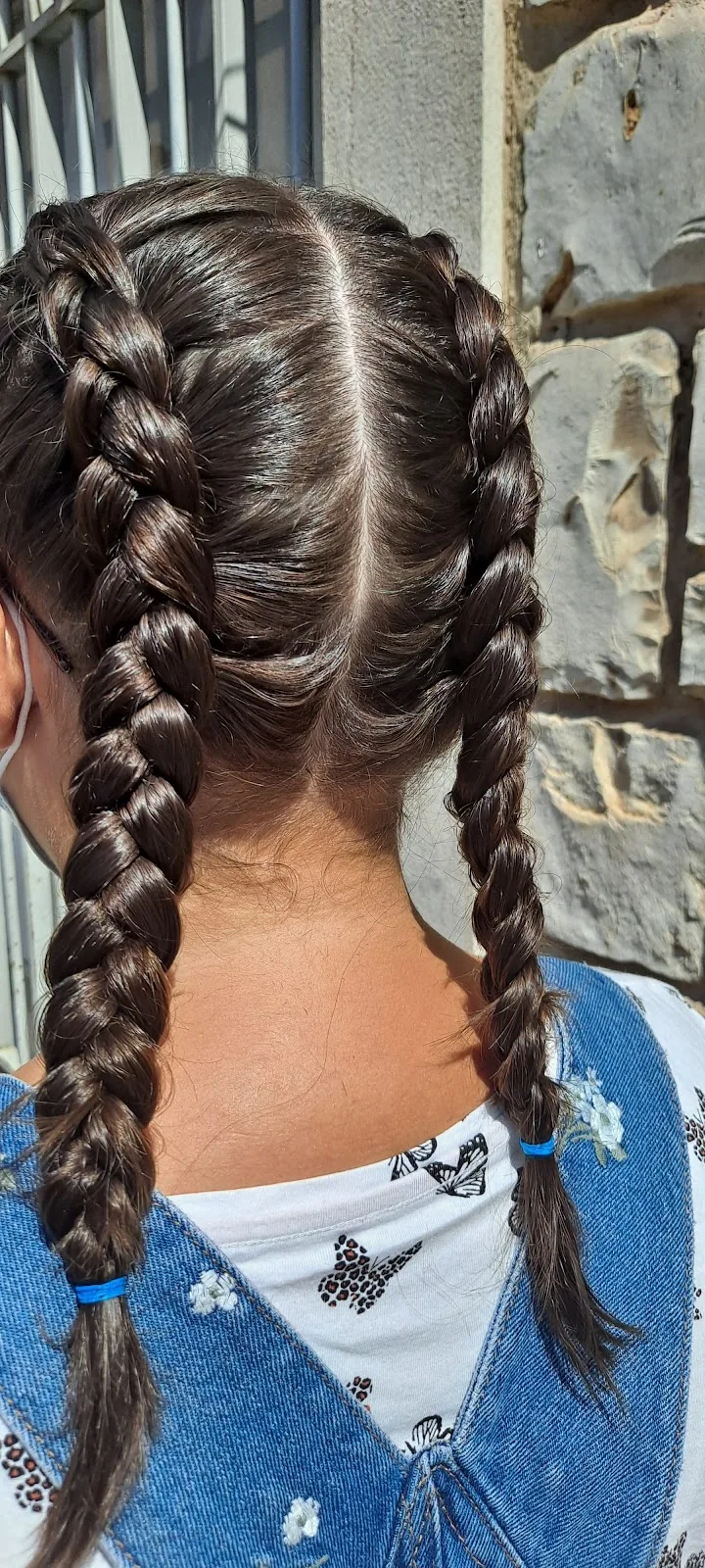 Trenzas de raíz pegadas
