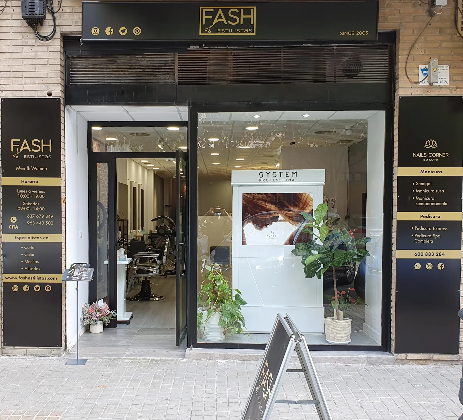 La fachada de Fash Estilistas