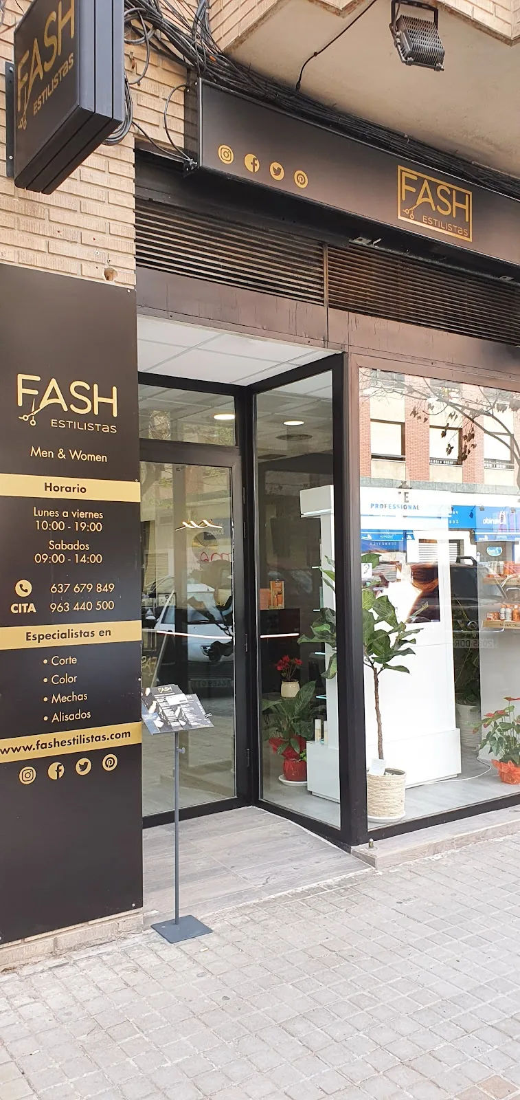 La fachada de Fash Estilistas en Polo y Peyrolón