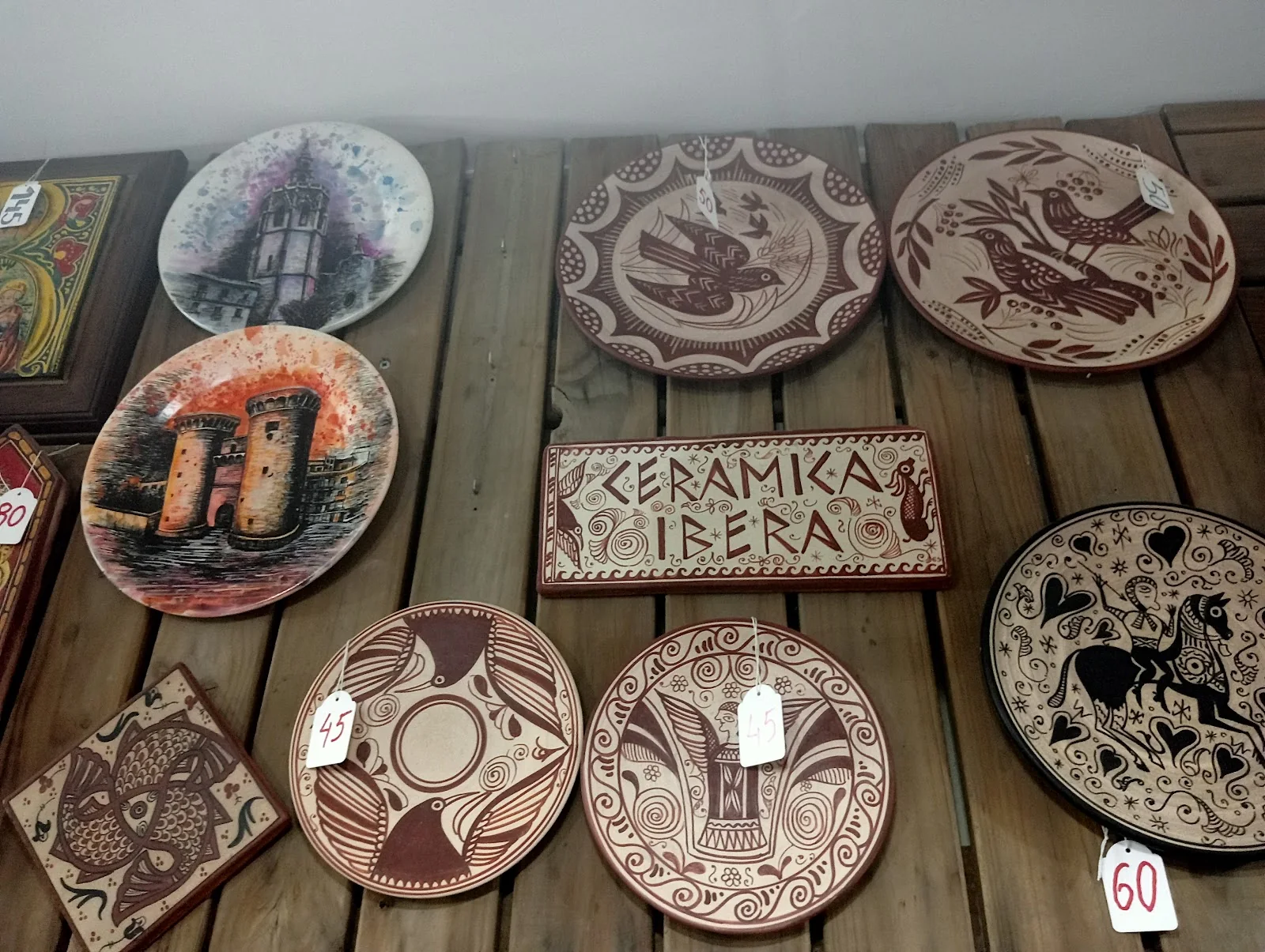 Platos y socarrats de cerámica