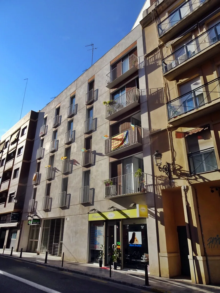 La calle de Guillem Sorolla, donde está el salón