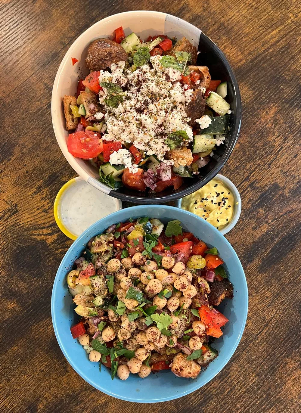 Dos bowls del brunch de MESTIZO vistos desde arriba