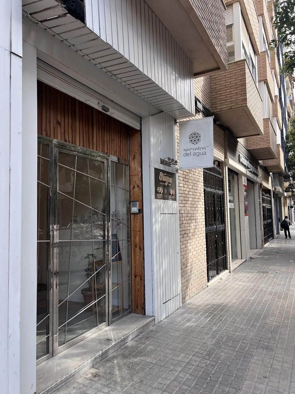 La fachada de Origen en Gabriel Miró