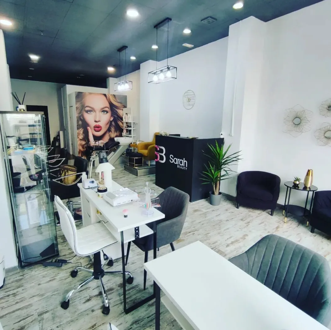 El salón de Sarah Beauty por dentro