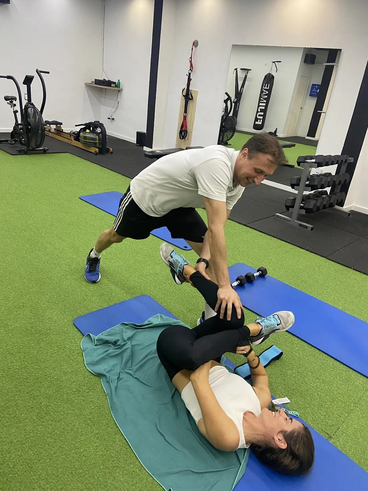 Sesión de entrenamiento en el suelo
