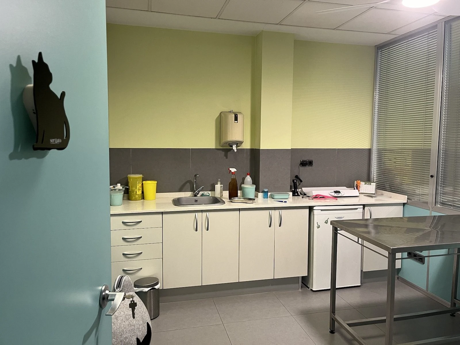 La sala de consulta de la clínica