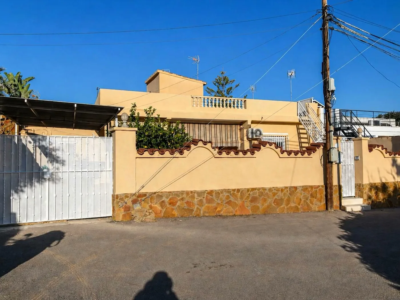Chalet Gran Avenida: Alquiler · L'Eliana